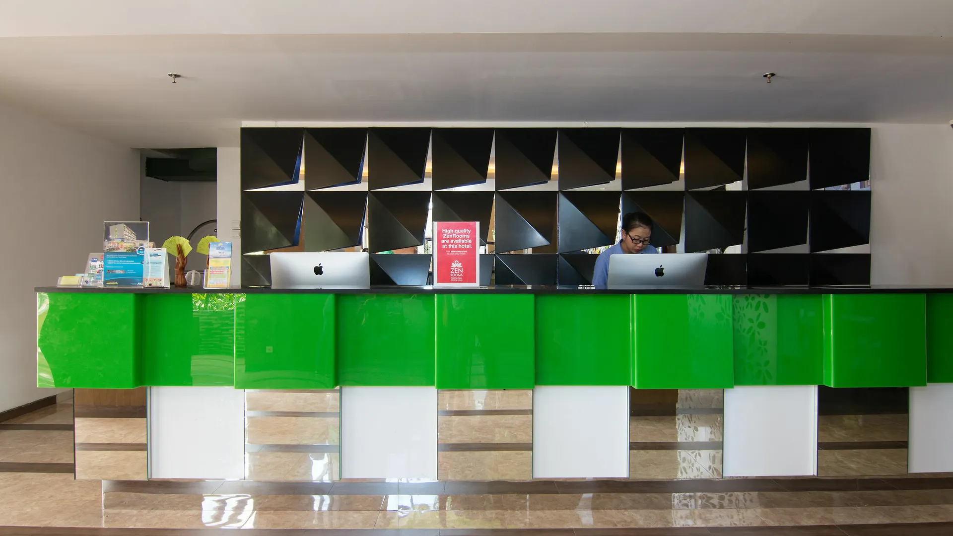 *** Hotel Zen Rooms Seminyak Werkudara Indonesia